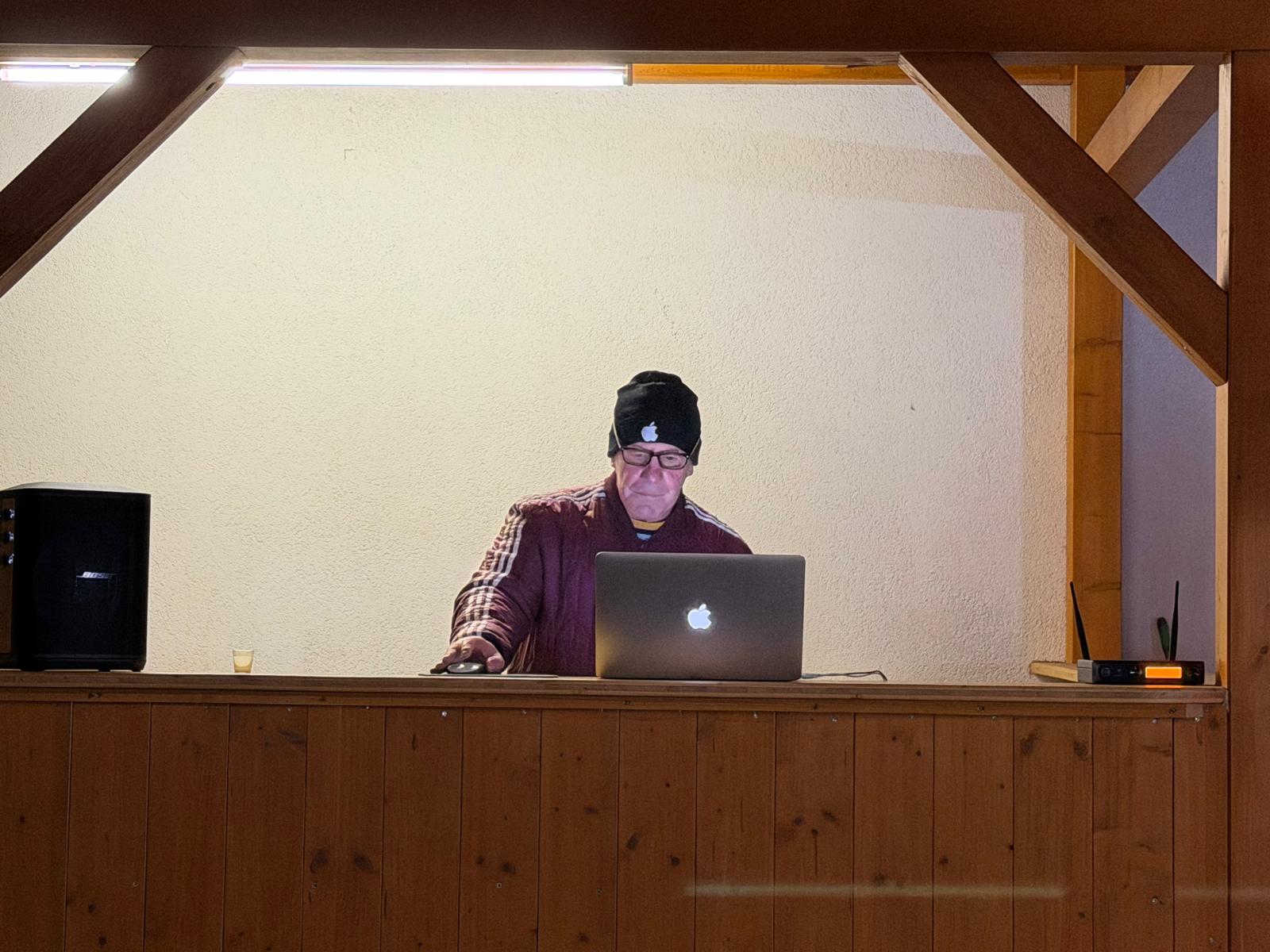 DJ Mandi